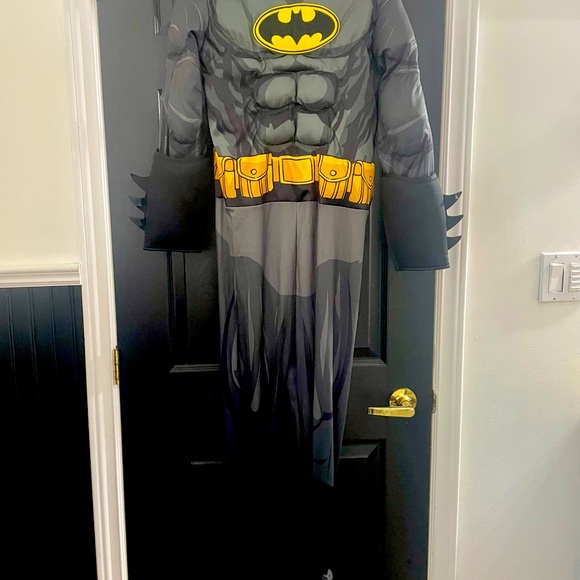 Batman costume size 10/12 - Picture 3 of 4